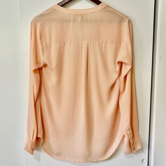 Olive & Oak| Light Peach Long Sleeve Lightweight Blouse w/Black Trim Sz L - Picture 2 of 4